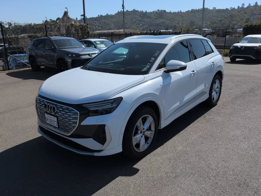 2023 Audi Q4 50 E-tron Prestige photo 1