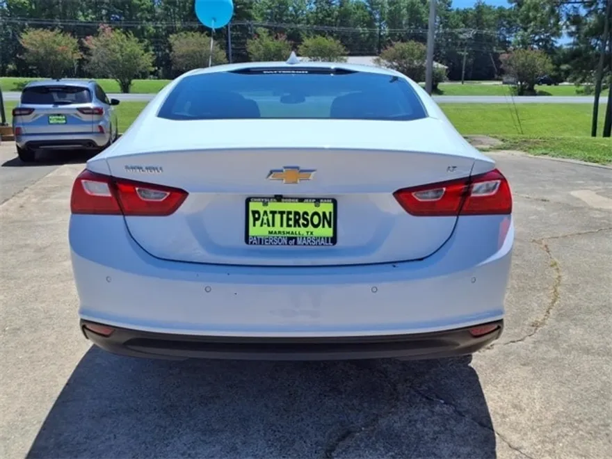 2024 Chevrolet Malibu 1LT photo 1