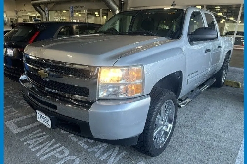 2011 Chevrolet Silverado 1500 LS photo 1