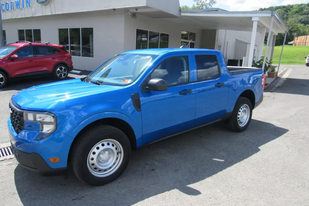 2025 Ford Maverick XL photo 1