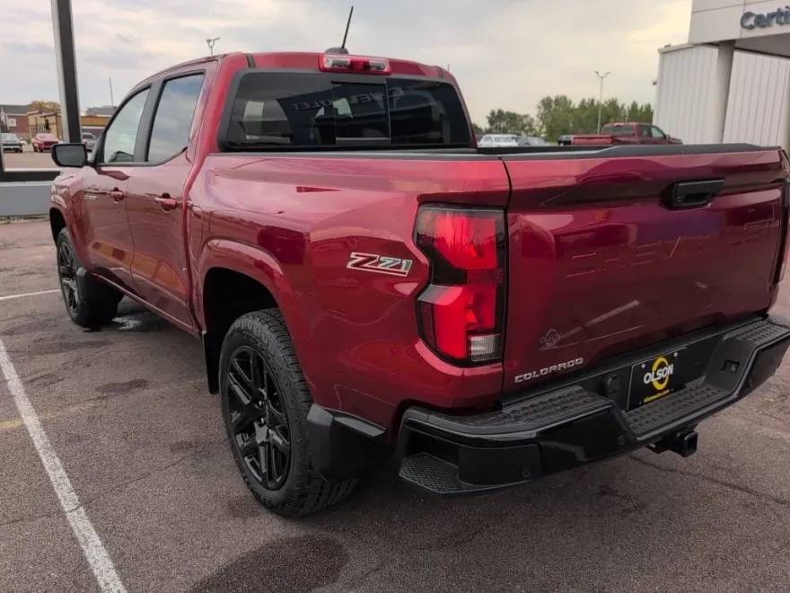 2025 Chevrolet Colorado Z71 photo 1