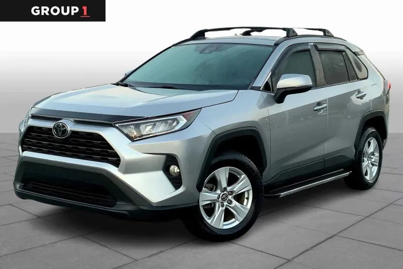 2021 Toyota RAV4 XLE photo 1