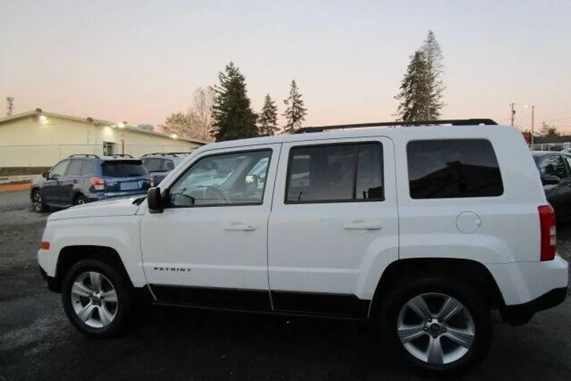 2016 Jeep Patriot Latitude photo 1
