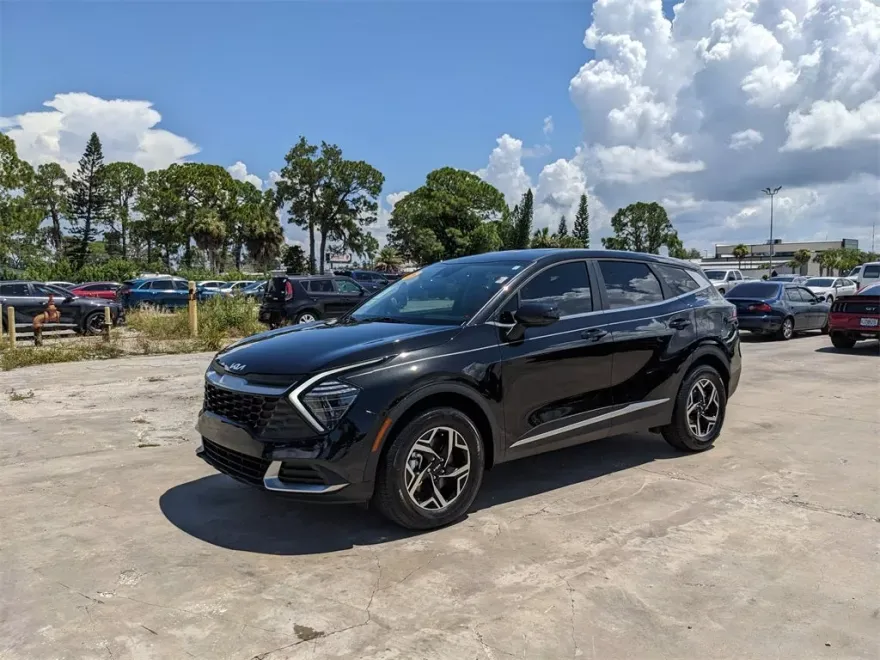 2025 Kia Sportage LX photo 1