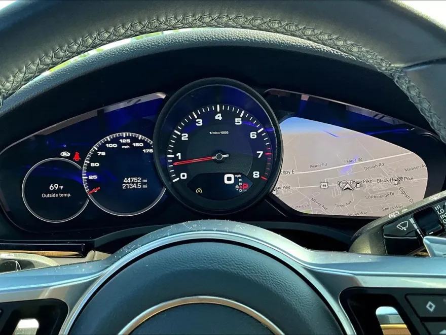 2023 Porsche Cayenne Platinum Edition photo 23