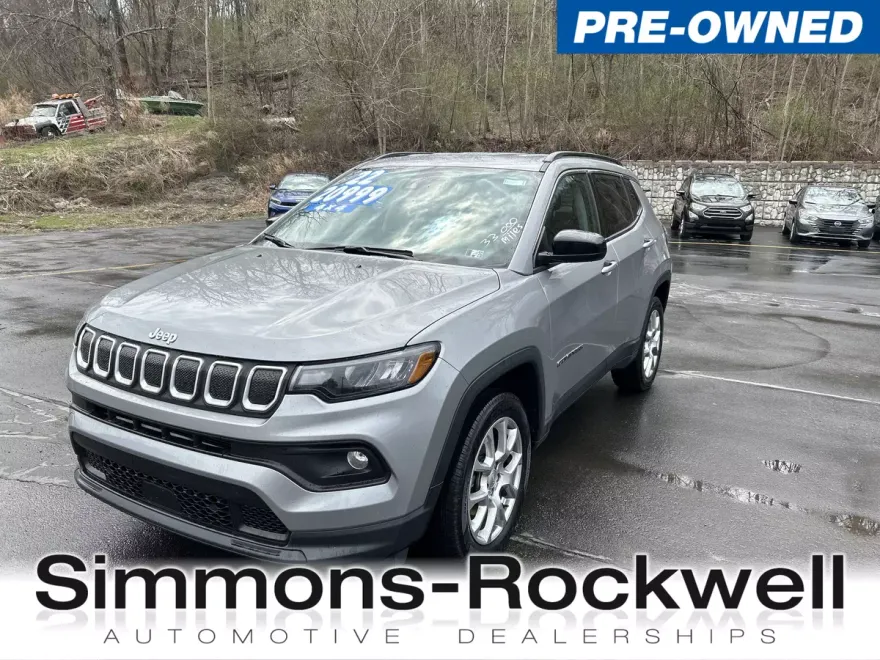 2022 Jeep Compass Latitude Lux photo 1