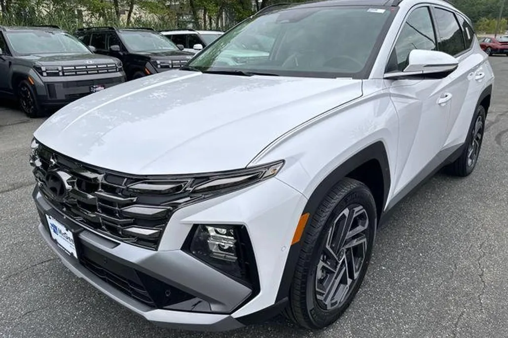 2025 Hyundai Tucson Hybrid Limited photo 1