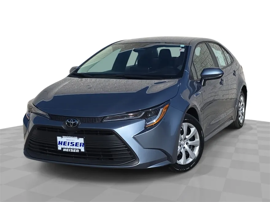 2023 Toyota Corolla LE photo 1