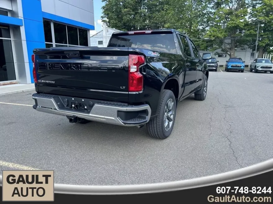 2026 Chevrolet Silverado 1500 LT photo 1