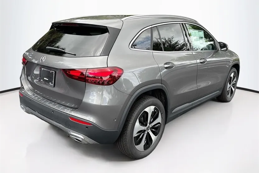 2026 Mercedes Benz GLA 250 photo 1