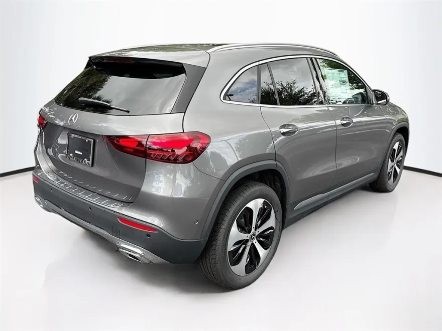 2026 Mercedes Benz GLA 250 photo 1
