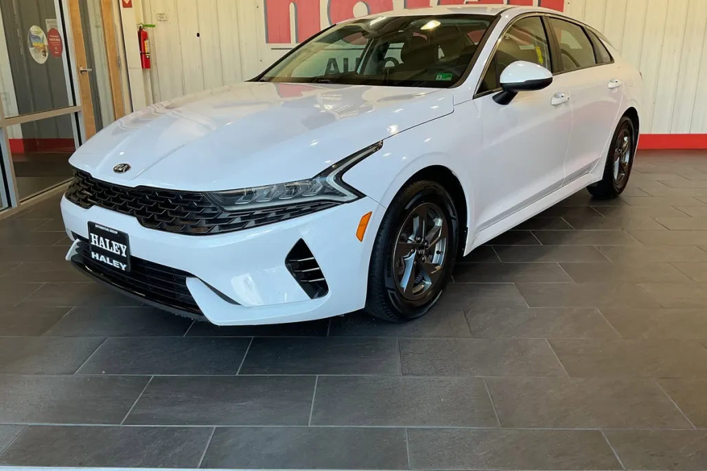 2021 Kia K5 LXS photo 1