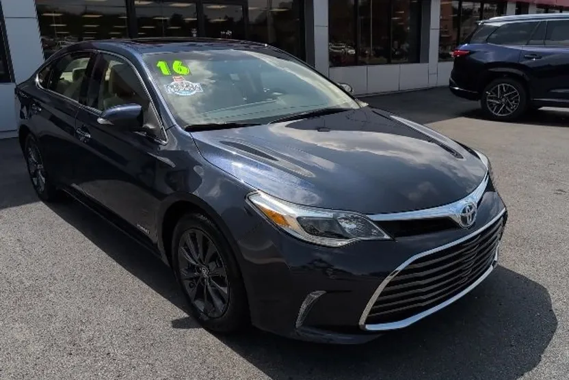 2016 Toyota Avalon Hybrid XLE Premium photo 1