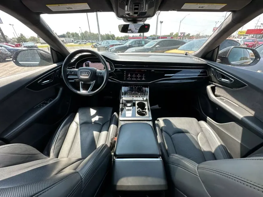 2019 Audi Q8 Prestige photo 1
