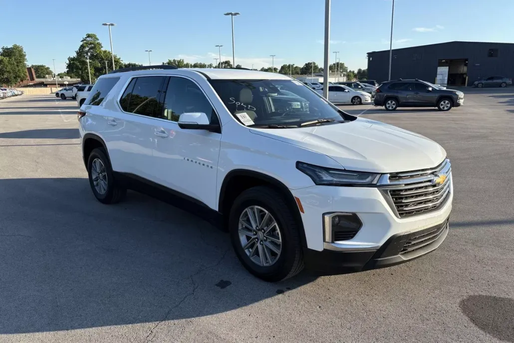 2023 Chevrolet Traverse Cloth photo 1