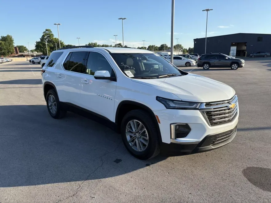 2023 Chevrolet Traverse Cloth photo 1