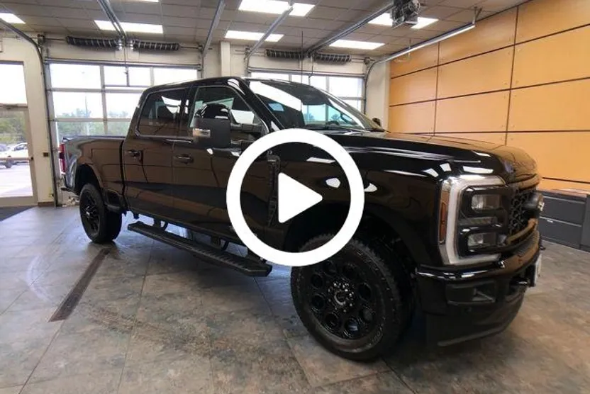 2026 Ford F-250 Lariat photo 1
