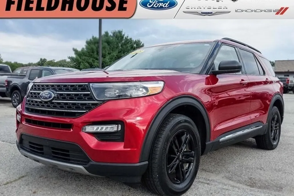 2023 Ford Explorer XLT photo 1