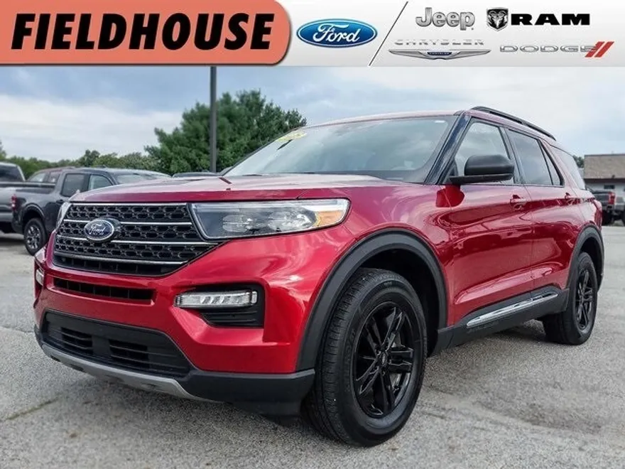 2023 Ford Explorer XLT photo 1