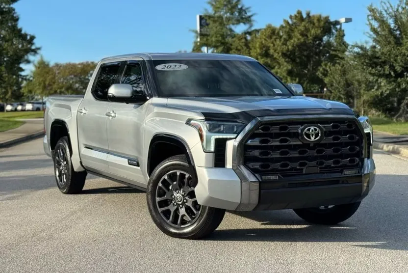 2022 Toyota Tundra Platinum photo 1