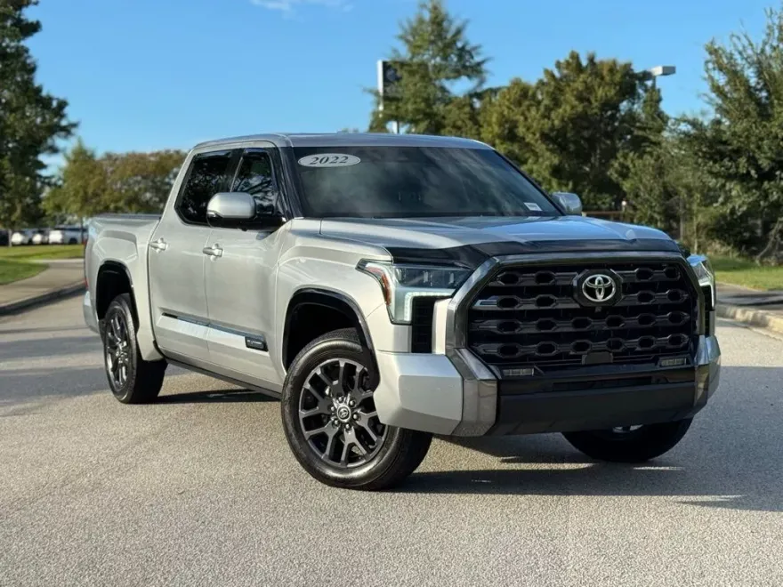 2022 Toyota Tundra Platinum photo 1