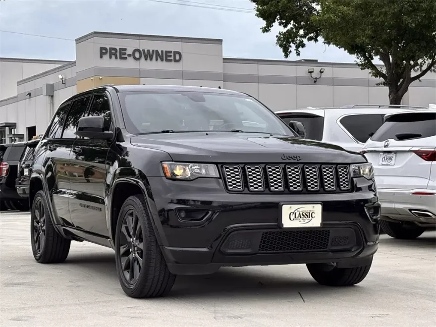 2019 Jeep Grand Cherokee Altitude photo 1
