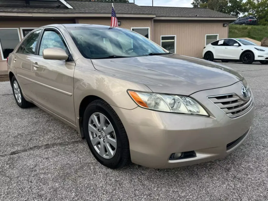 2009 Toyota Camry XLE photo 1
