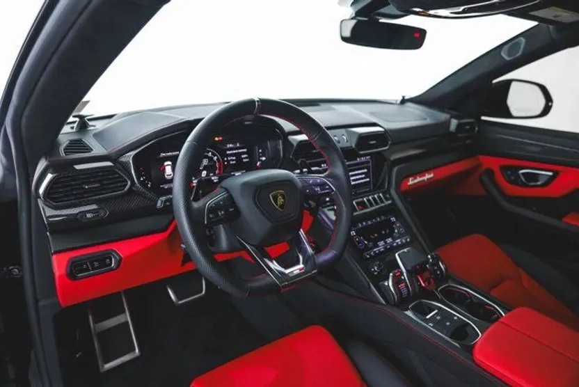 2022 Lamborghini Urus Base photo 1