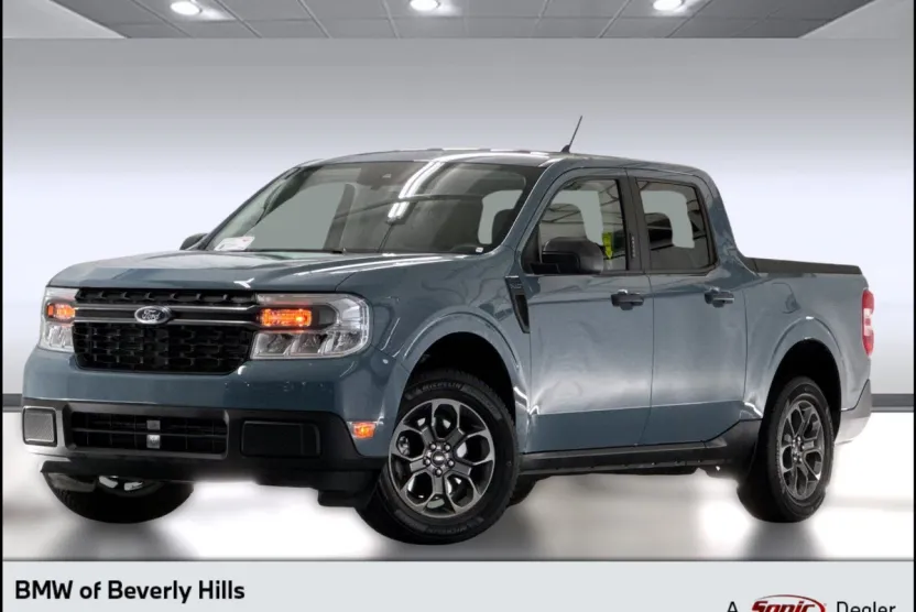 2022 Ford Maverick XLT photo 1