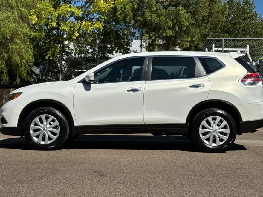 2014 Nissan Rogue S AWD photo 1
