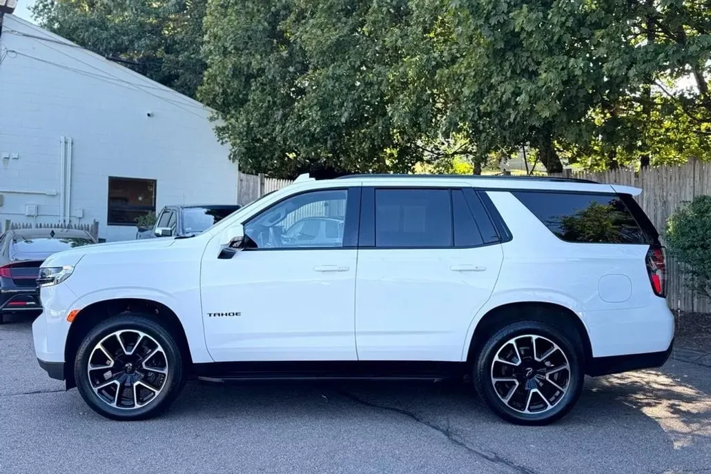 2024 Chevrolet Tahoe RST photo 1