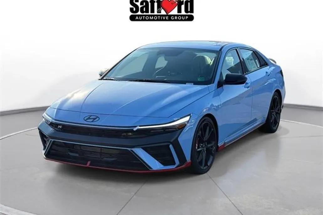 2025 Hyundai Elantra Base photo 1