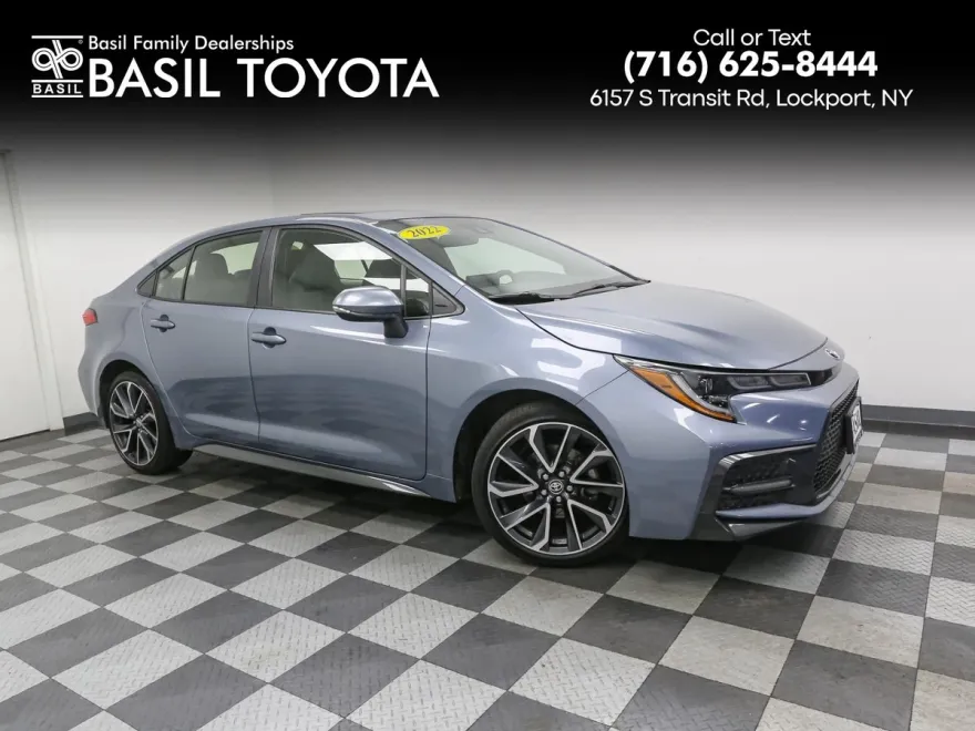 2022 Toyota Corolla SE photo 1