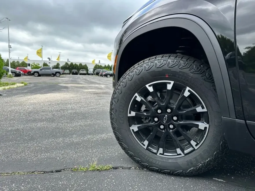 2026 Chevrolet Traverse Z71 photo 1