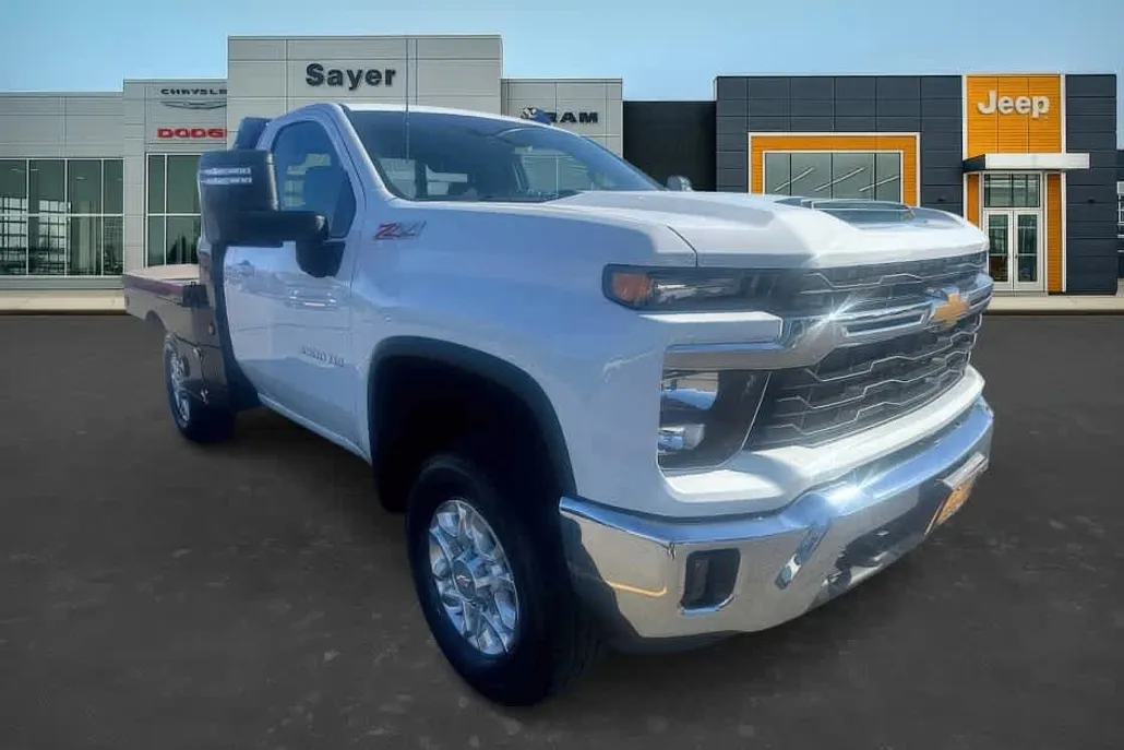 2024 Chevrolet Silverado 3500HD LT photo 1