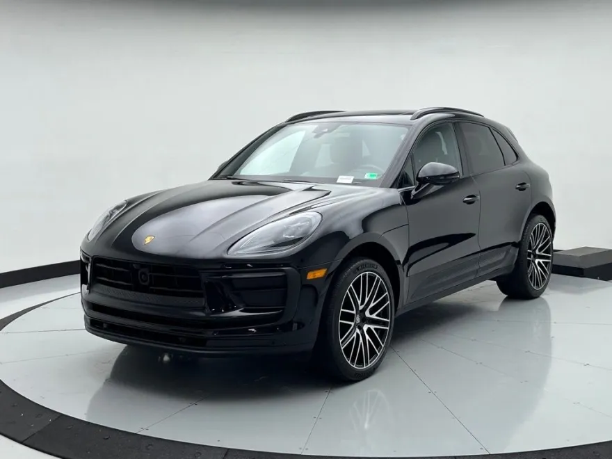 2022 Porsche Macan Base photo 1