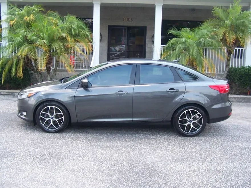 2018 Ford Focus SE photo 1