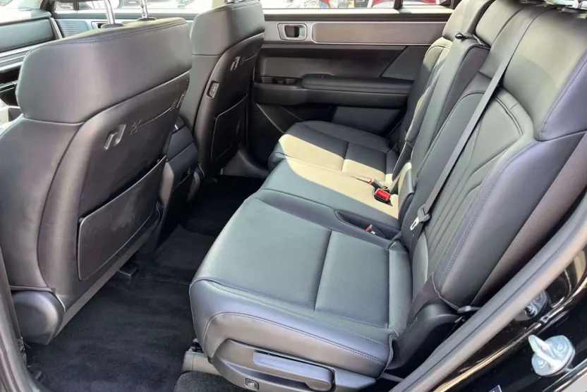 2025 Hyundai Santa Fe SEL photo 1