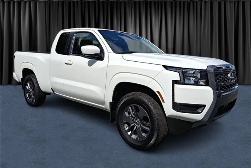 2025 Nissan Frontier SV photo 1