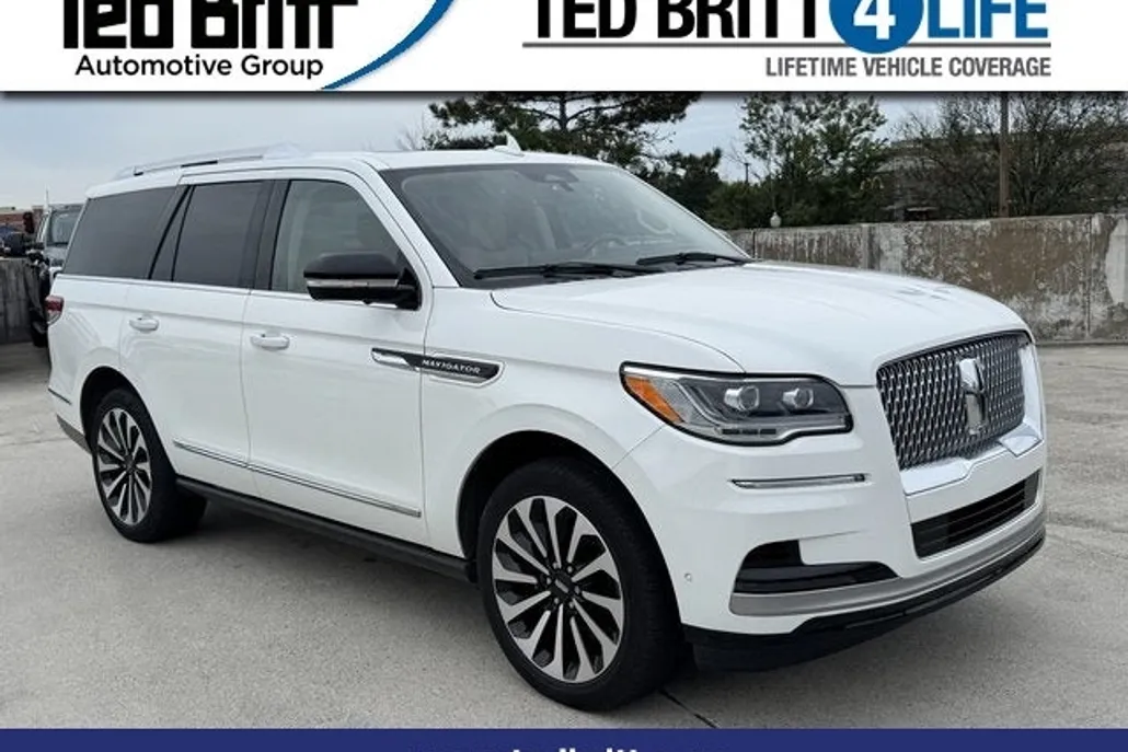 2022 Lincoln Navigator Reserve Luxury photo 1