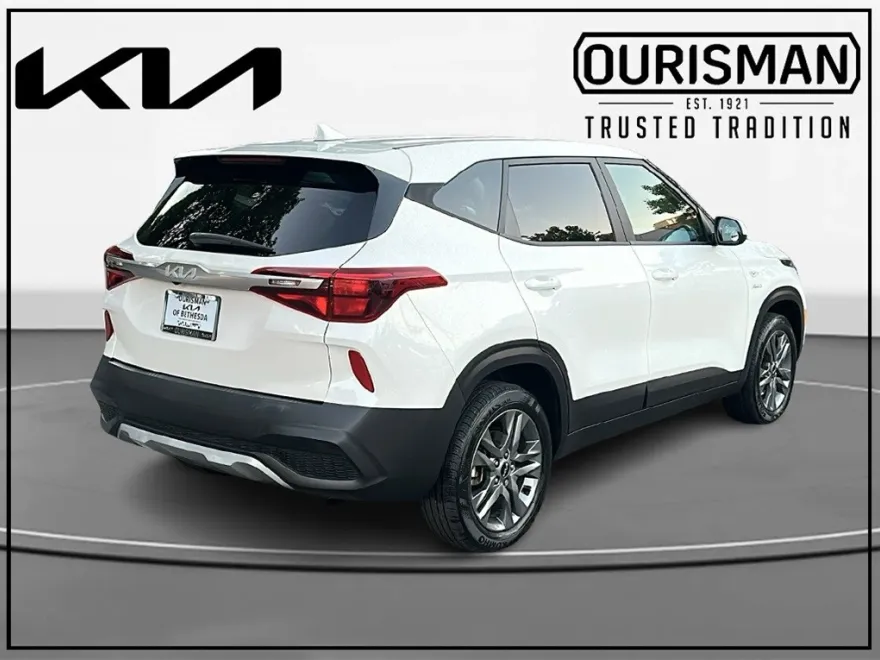 2023 Kia Seltos LX photo 1