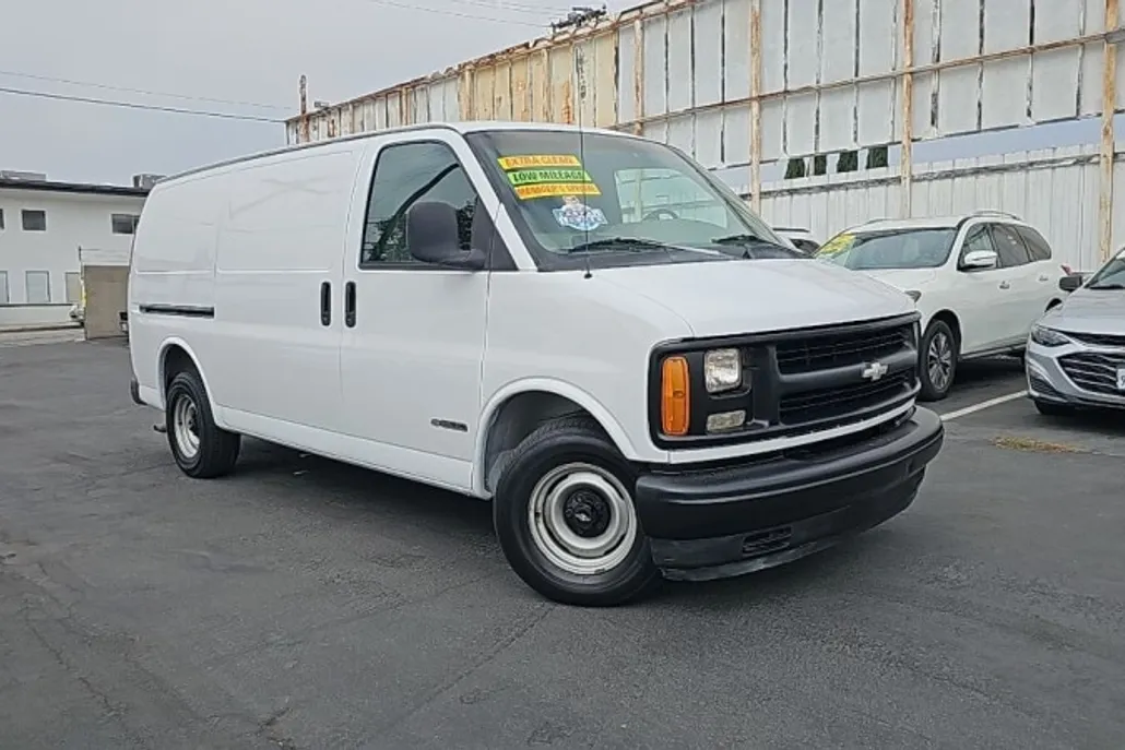 1999 Chevrolet Express 1500 photo 1
