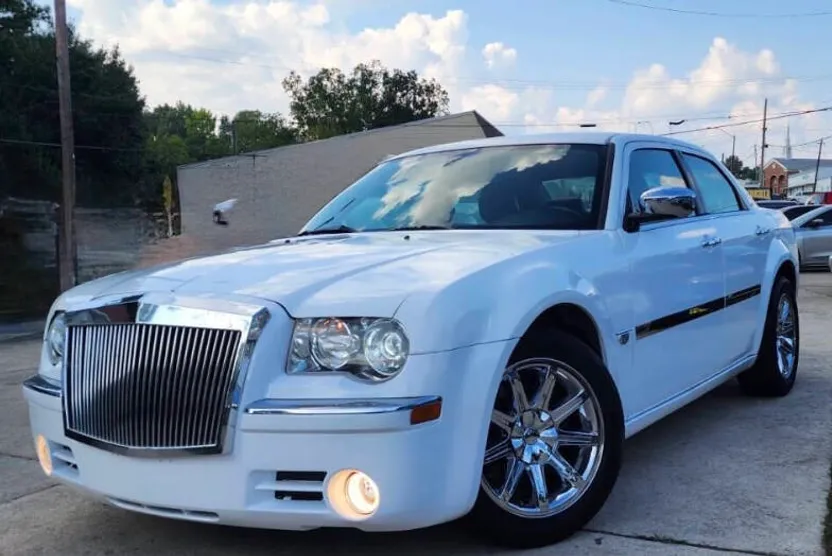 2005 Chrysler 300 C photo 1