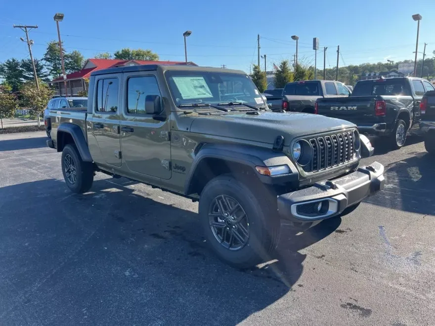 2025 Jeep Gladiator Sport S photo 1