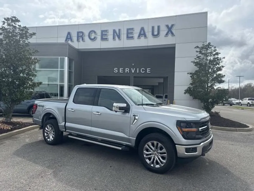 2025 Ford F-150 XLT photo 1