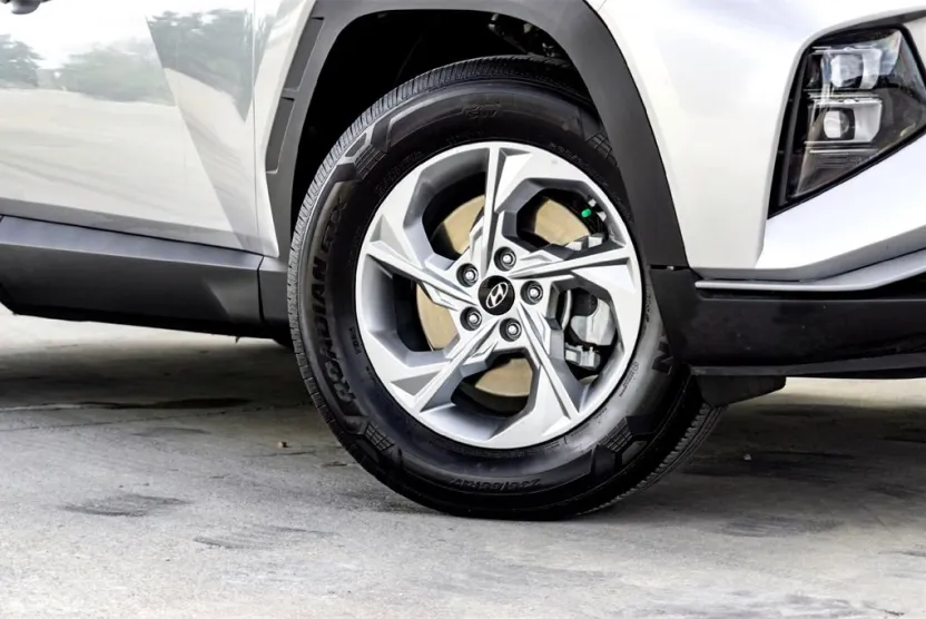 2024 Hyundai Tucson SEL photo 1