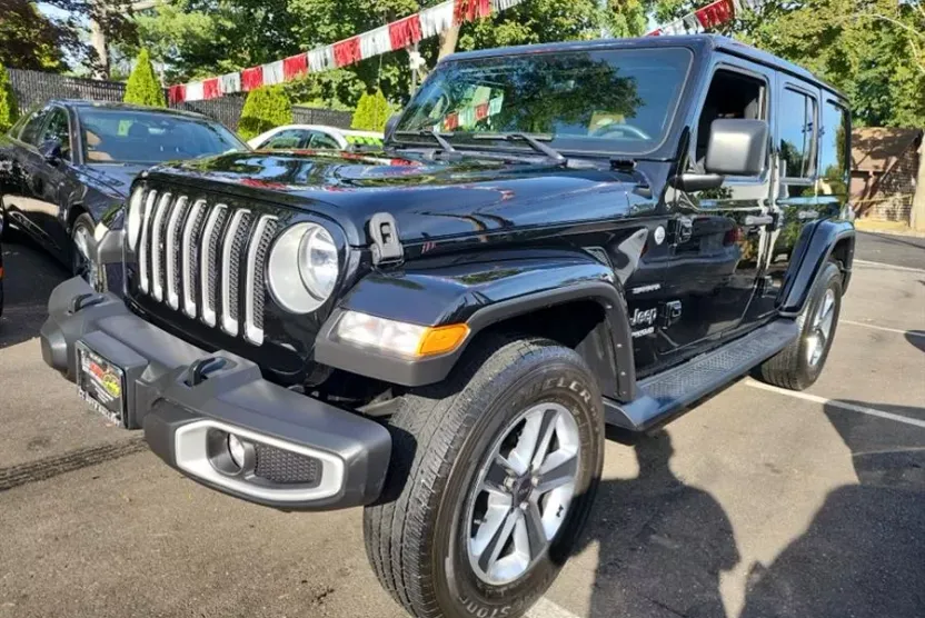 2021 Jeep Wrangler Unlimited Sahara photo 1