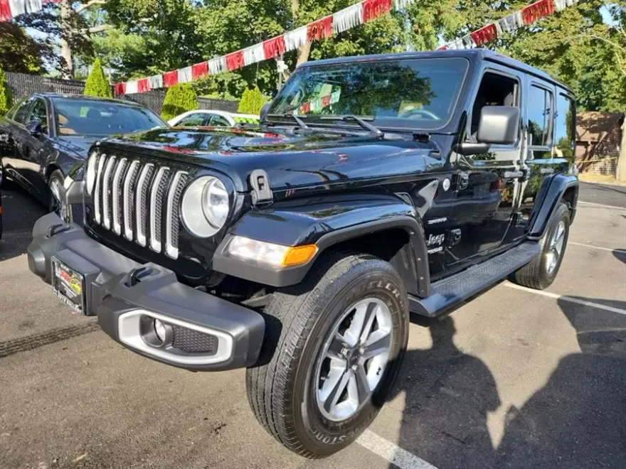 2021 Jeep Wrangler Unlimited Sahara photo 1