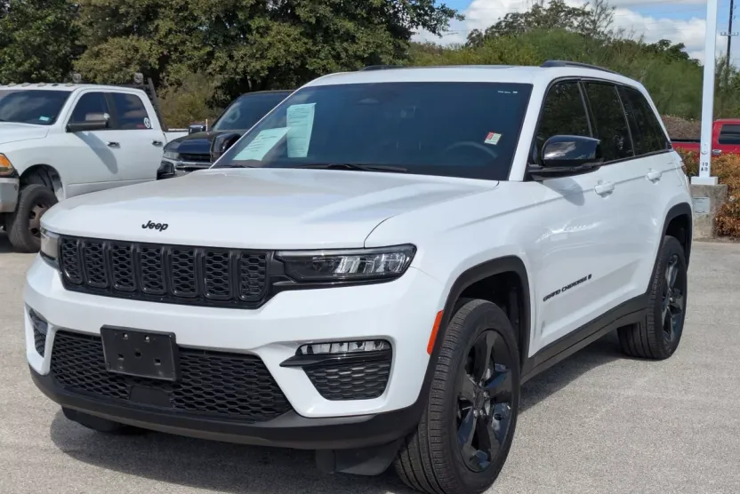 2025 Jeep Grand Cherokee Limited photo 1
