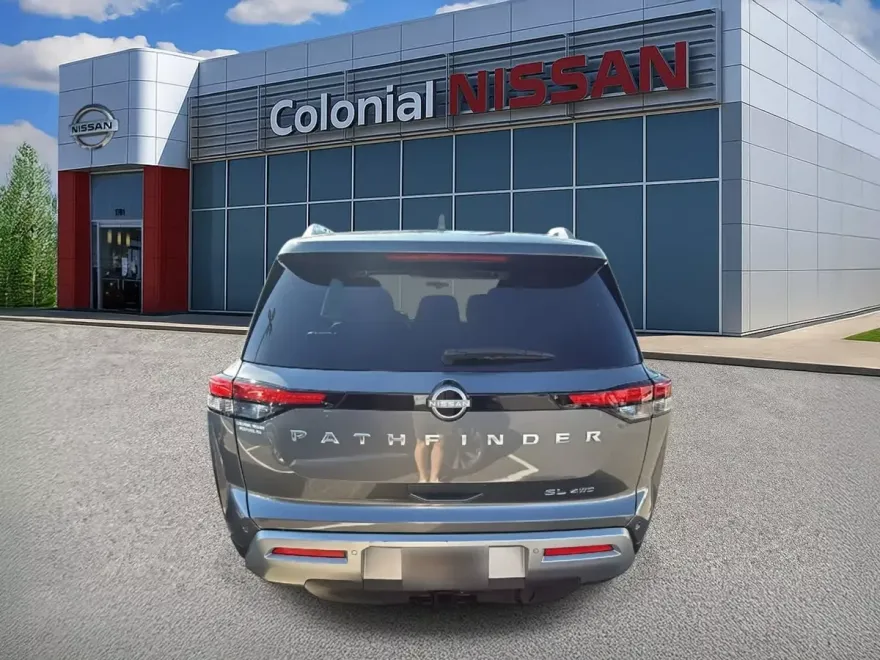 2024 Nissan Pathfinder SL photo 1